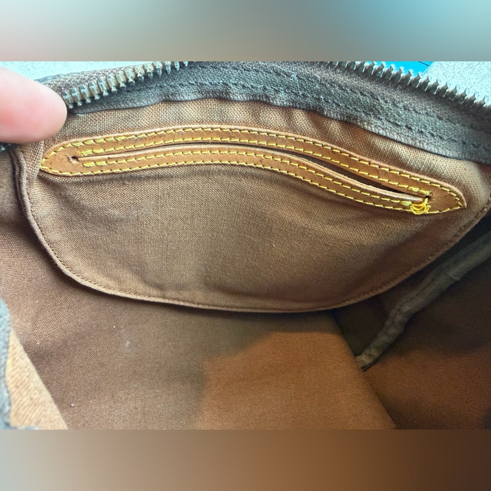 Vintage Louis Vuitton Monogram Speedy 25 - Picture 14 of 16